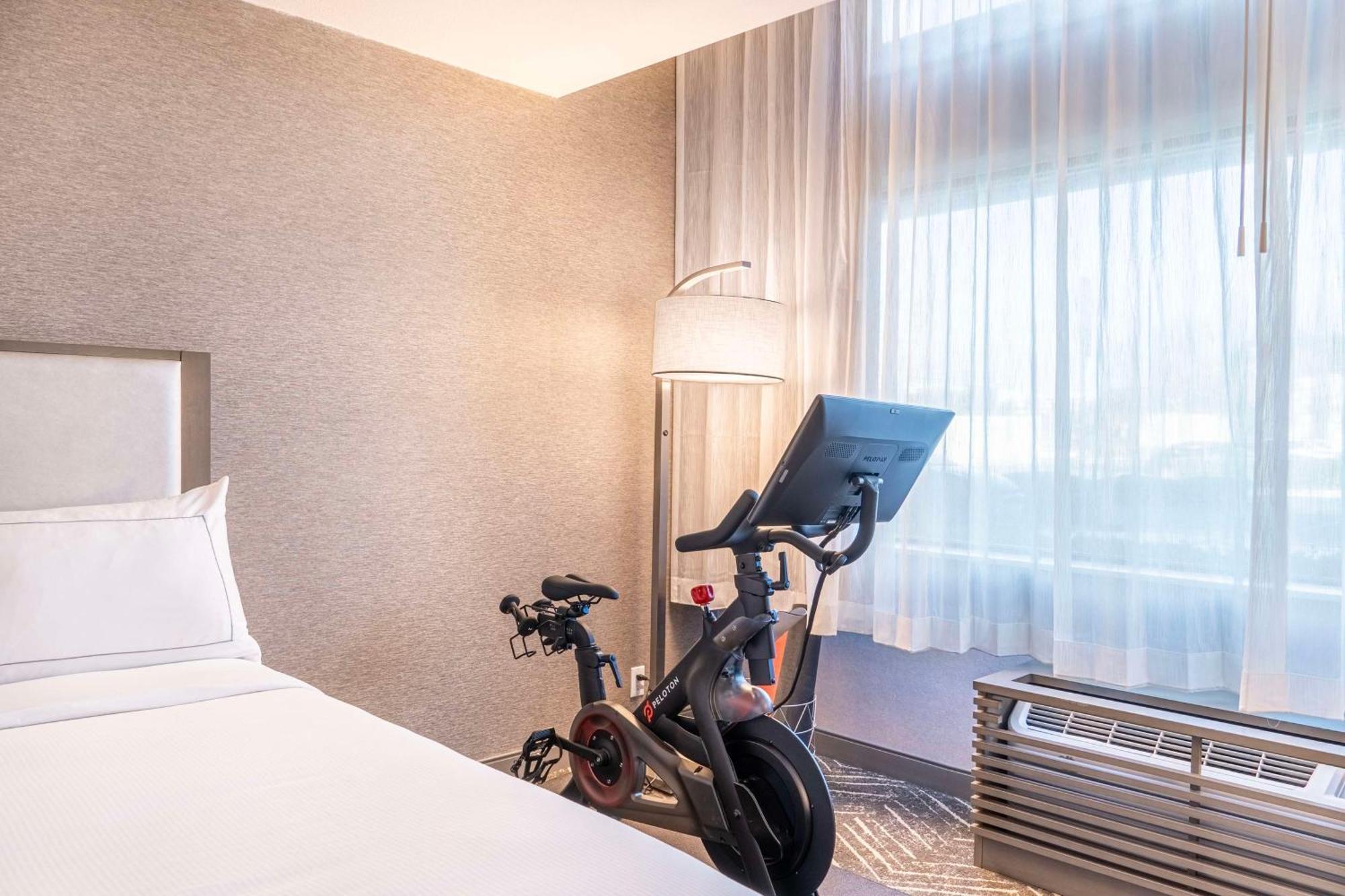 Hotel Doubletree By Hilton Orange County Airport Santa Ana Zewnętrze zdjęcie