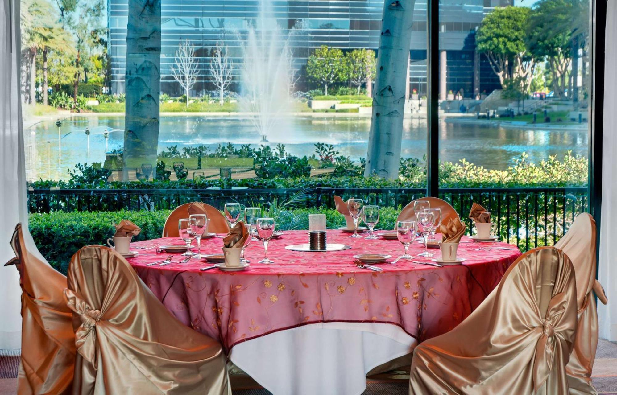 Hotel Doubletree By Hilton Orange County Airport Santa Ana Zewnętrze zdjęcie