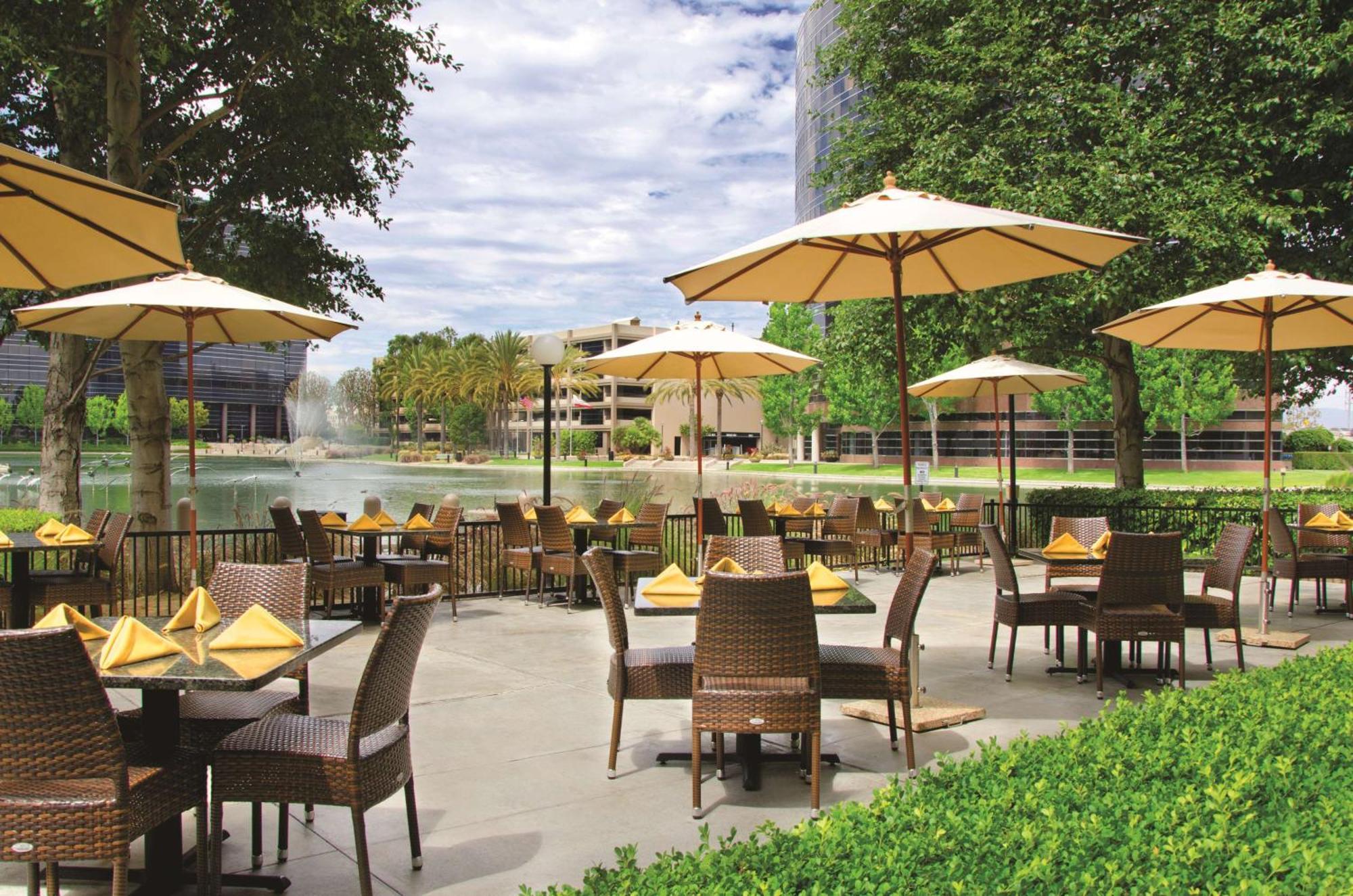 Hotel Doubletree By Hilton Orange County Airport Santa Ana Zewnętrze zdjęcie