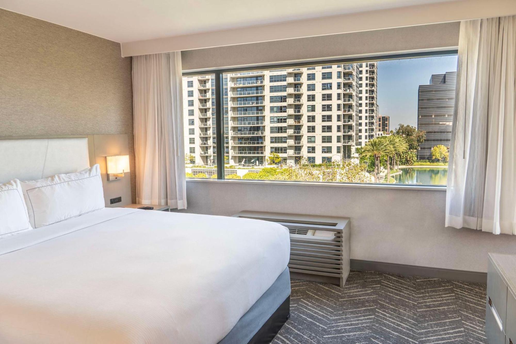 Hotel Doubletree By Hilton Orange County Airport Santa Ana Zewnętrze zdjęcie