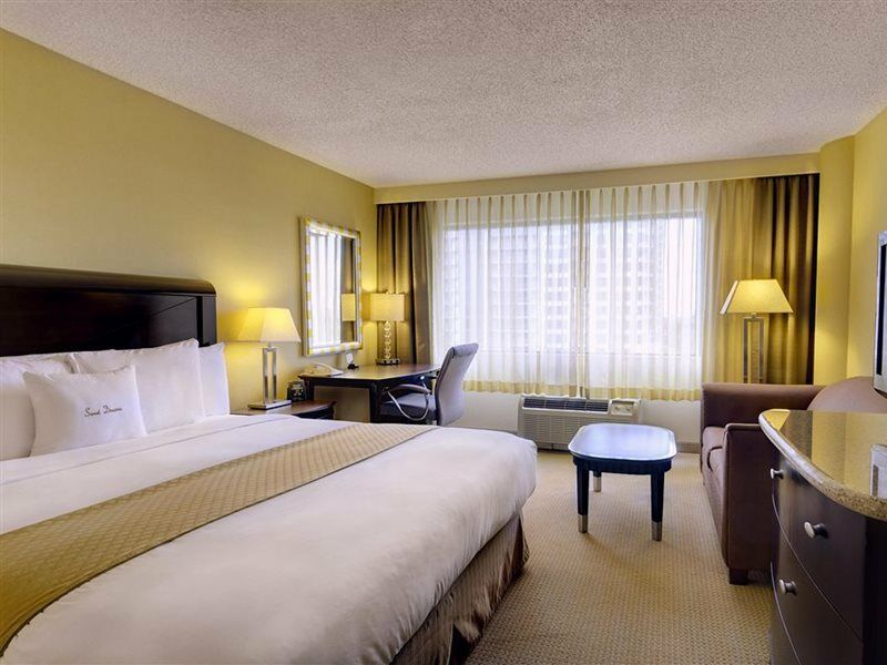 Hotel Doubletree By Hilton Orange County Airport Santa Ana Zewnętrze zdjęcie